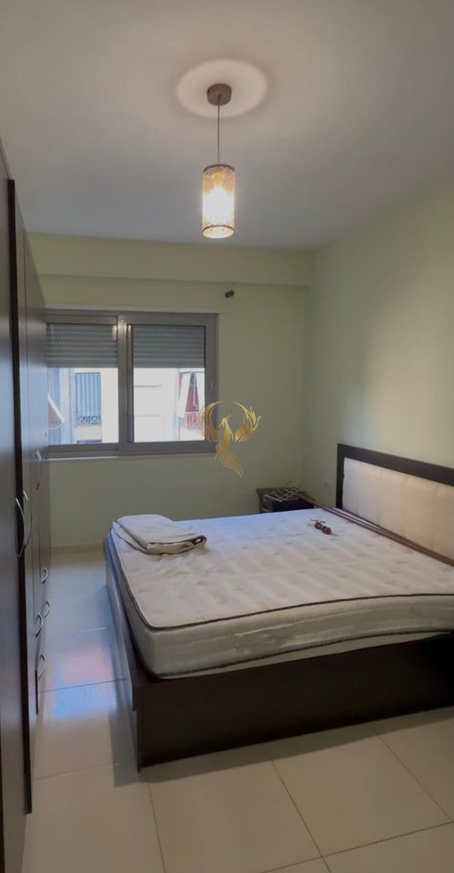 Jepet me qera Apartament 1+1 Komuna e Parisit