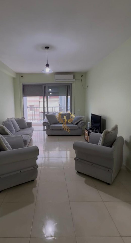 Jepet me qera Apartament 1+1 Komuna e Parisit