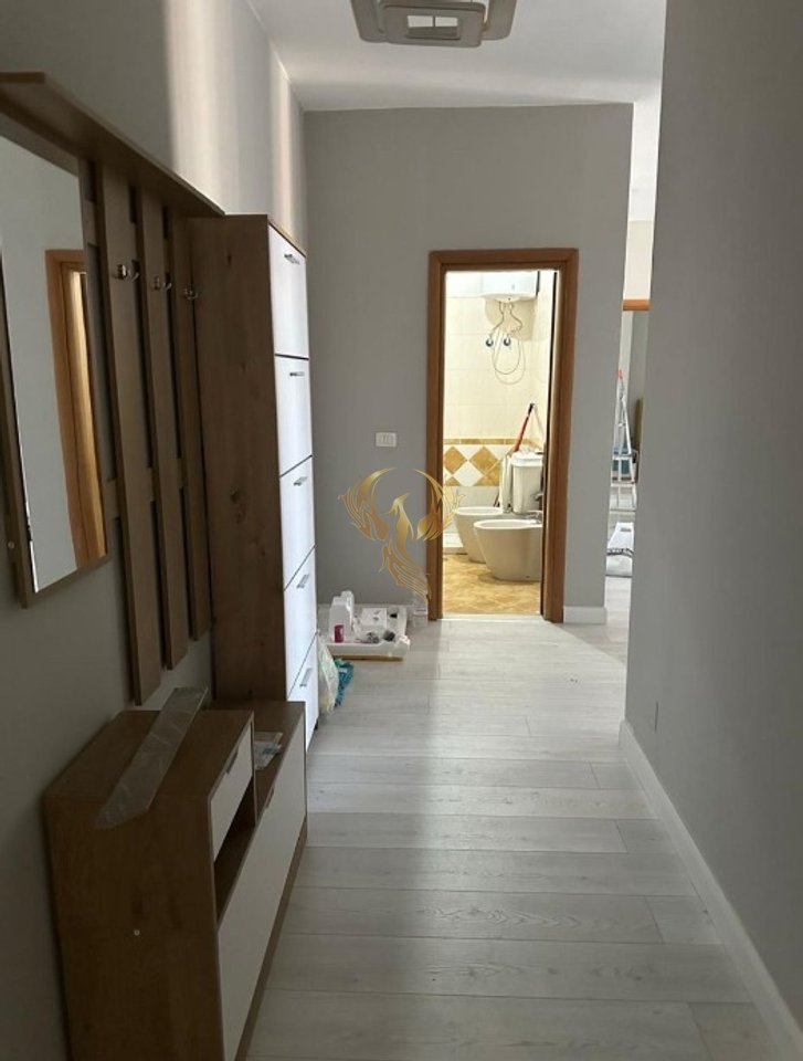 Jepet me qera Apartament 2+1 tek Brryli