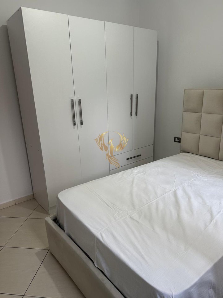 Jepet me qira Hyrje 2+1 tek Brryli