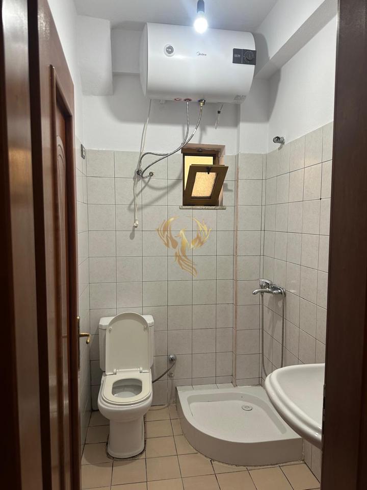 Jepet me qira Hyrje 2+1 tek Brryli
