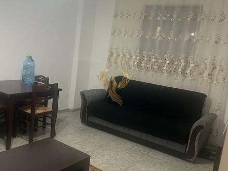 For rent 1+1 entrance near Komuna Parisit