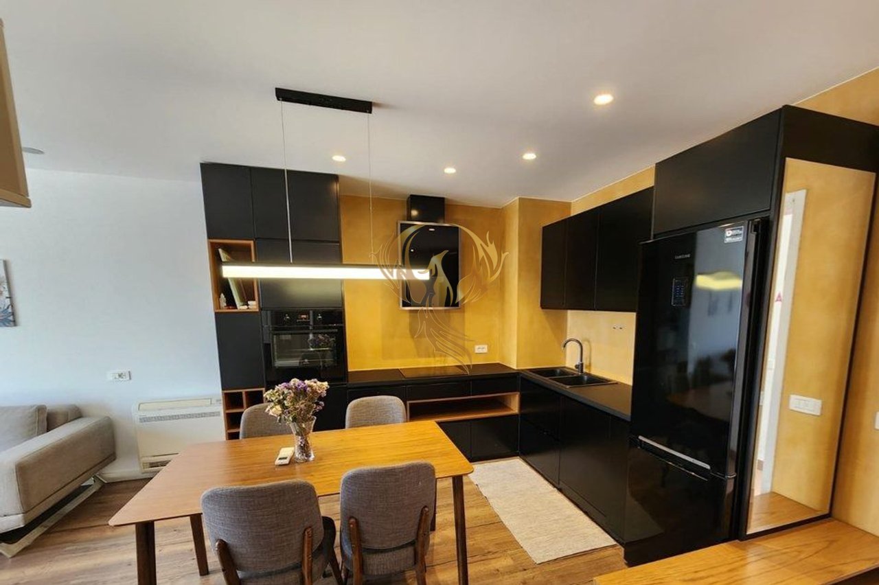 A 2+1 apartment is for rent at the Magnet complex on 21 Dhjetori.