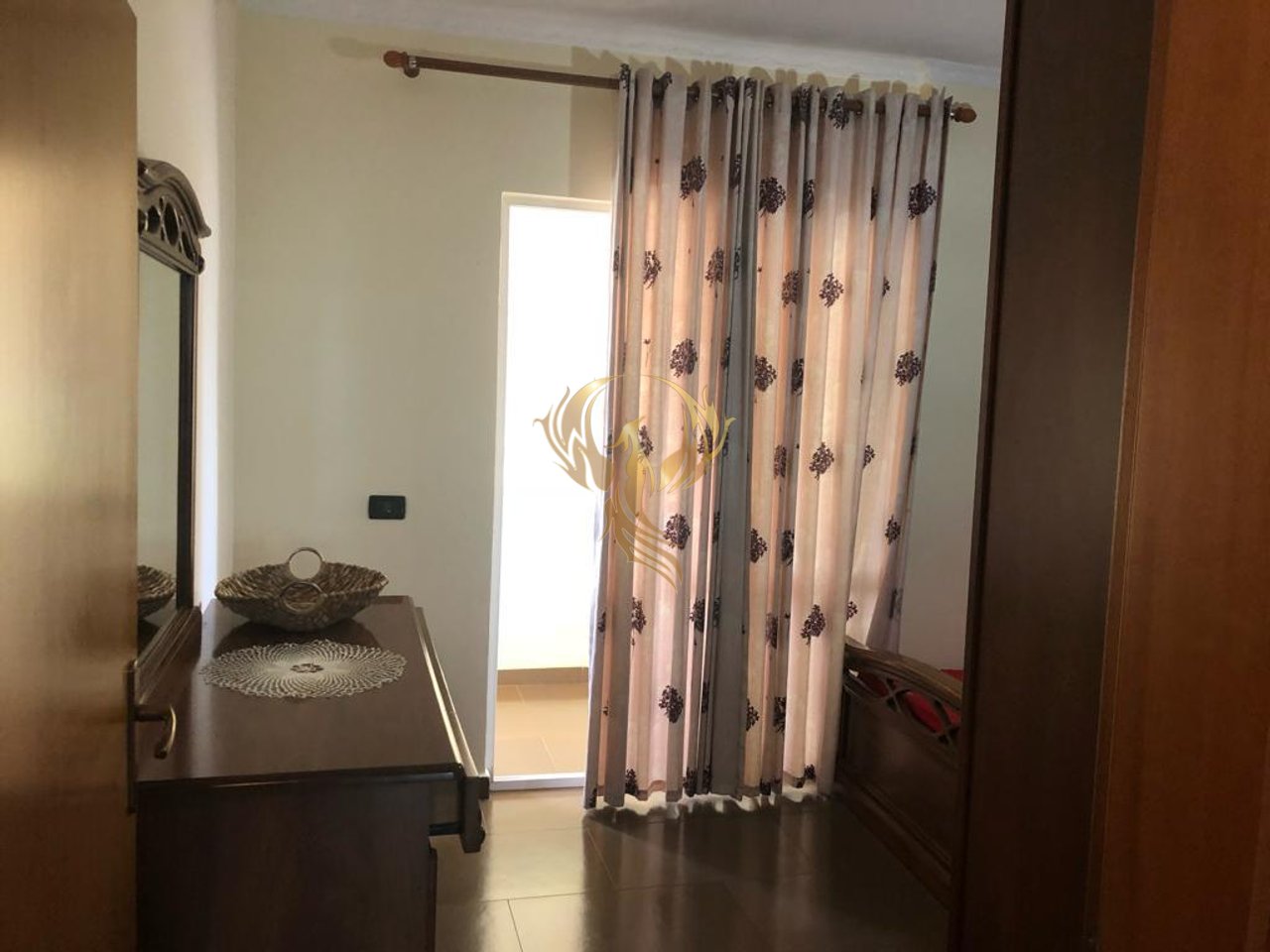 Jepet me qera Apartament 2+1 te Rruga e Dibres