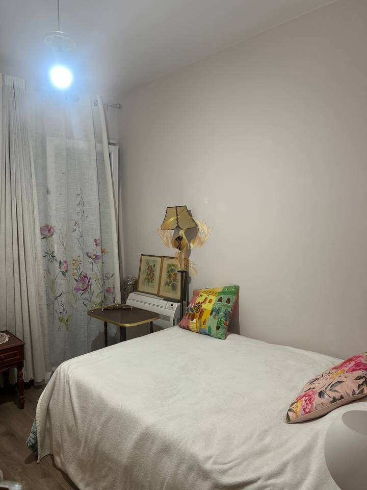 Jepet me qira Apartament 2+1+Ballkon tek Rruga e Kosovareve