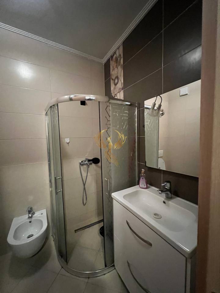 Jepet me qira Apartament 2+1+Ballkon tek Rruga e Kosovareve