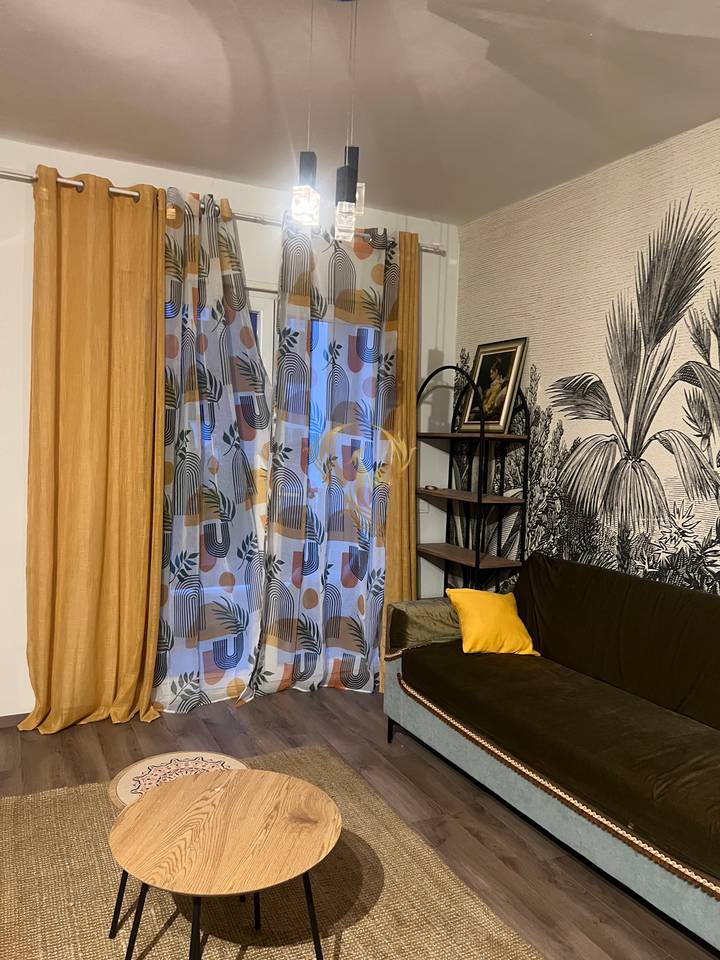 Jepet me qira Apartament 2+1+Ballkon tek Rruga e Kosovareve