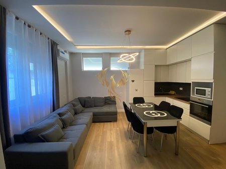 Jepet me qira Apartament 1+1 te Liqeni i Thate