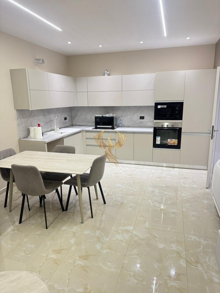 Jepet me qira Apartament 2+1 ne Kamez
