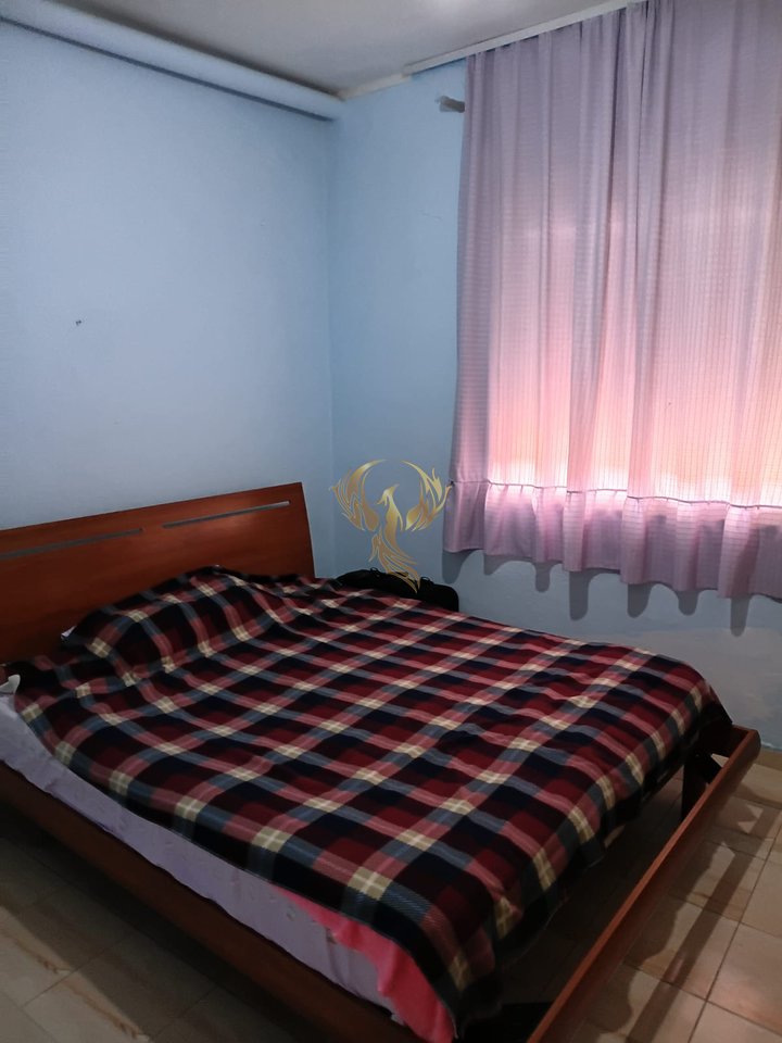 Jepet me qira Hyrje 1+1 tek Pallati me Shigjeta