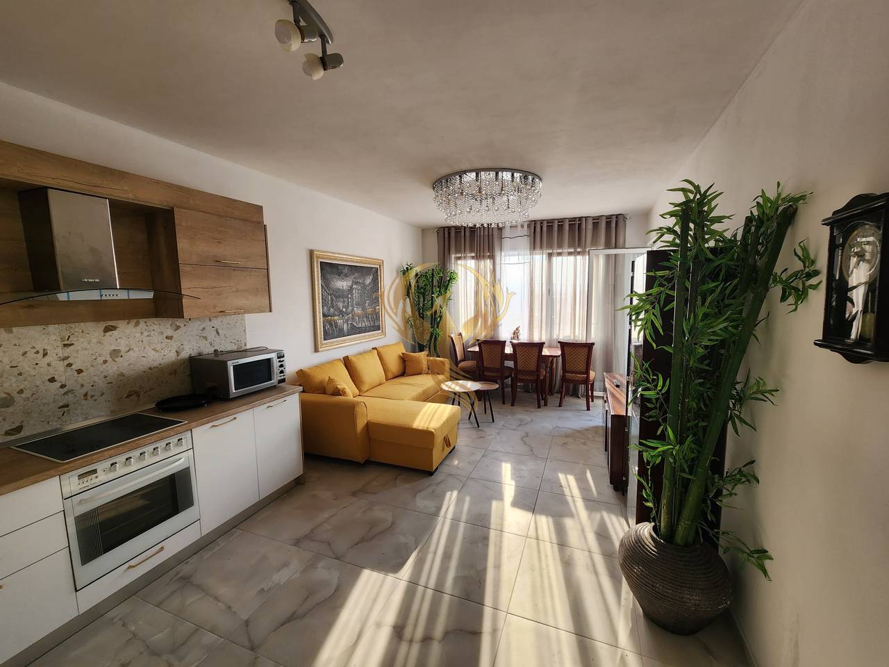 Jepet me qira Apartament 2+1+Garazh tek Univers City