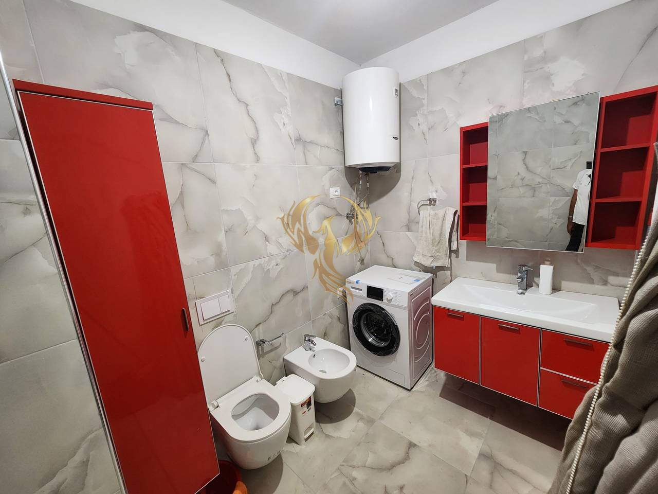 Jepet me qira Apartament 2+1+Garazh tek Univers City