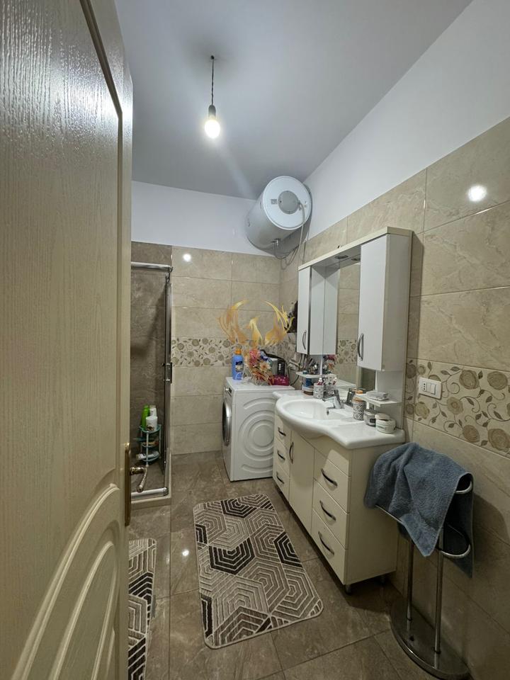 Jepet me qira Apartament 2+1 tek Astiri