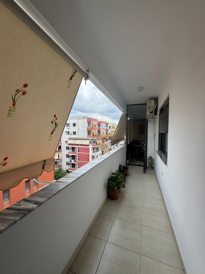 Jepet me qira Apartament 2+1 tek Astiri