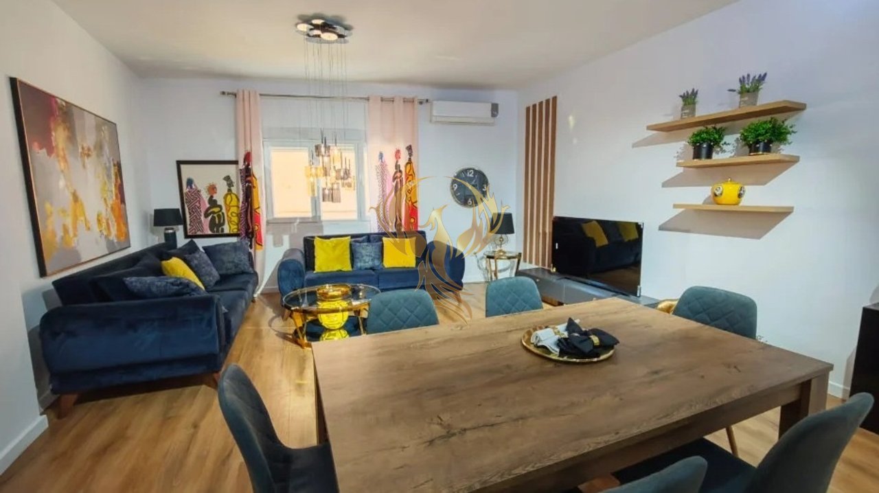 Jepet me qira Apartament 2+1+2 tek Komuna e Parisit