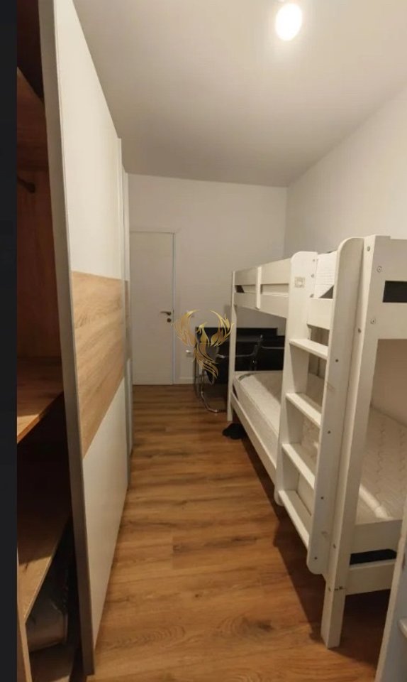 Jepet me qira Apartament 2+1+2 tek Komuna e Parisit