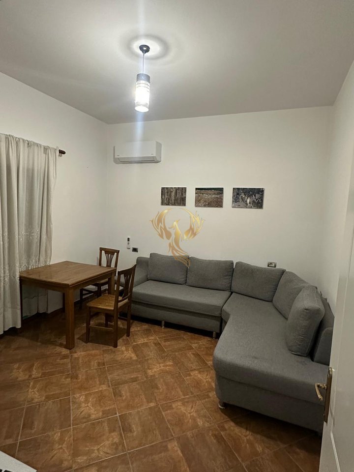 Affittasi ingresso 1+1 vicino alla Sottostazione Elettrica