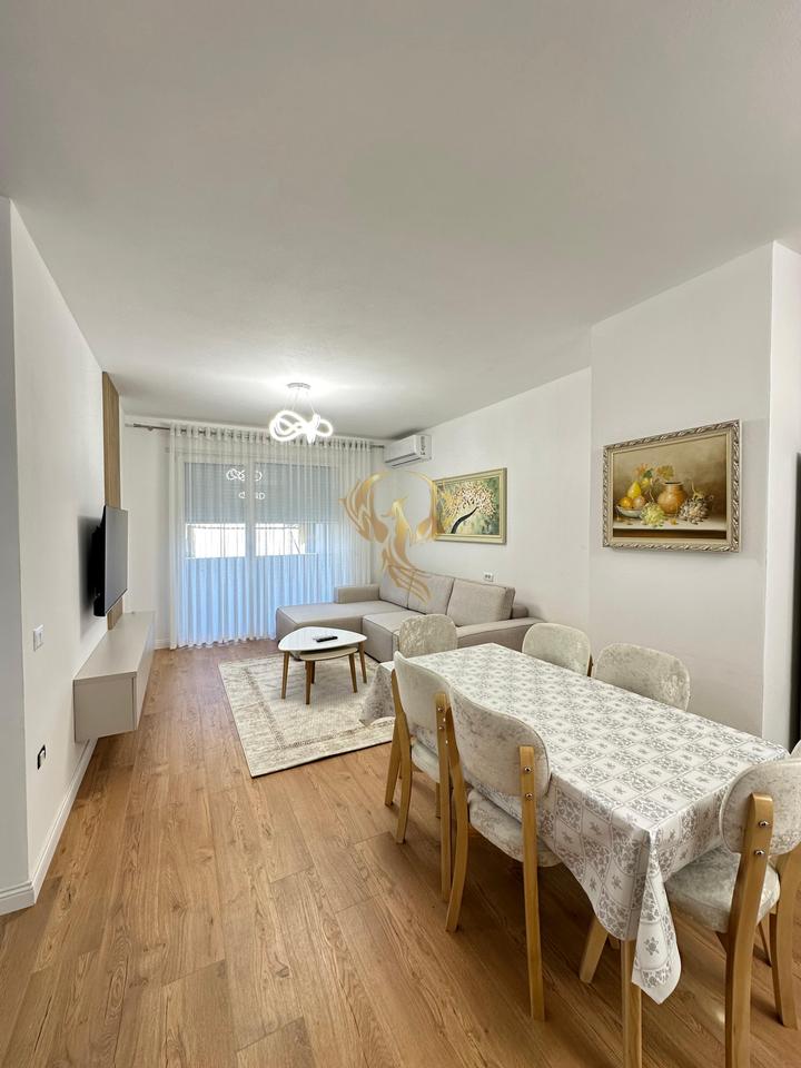 For rent: Apartment 2+1+2+2 Block on Dibra Street