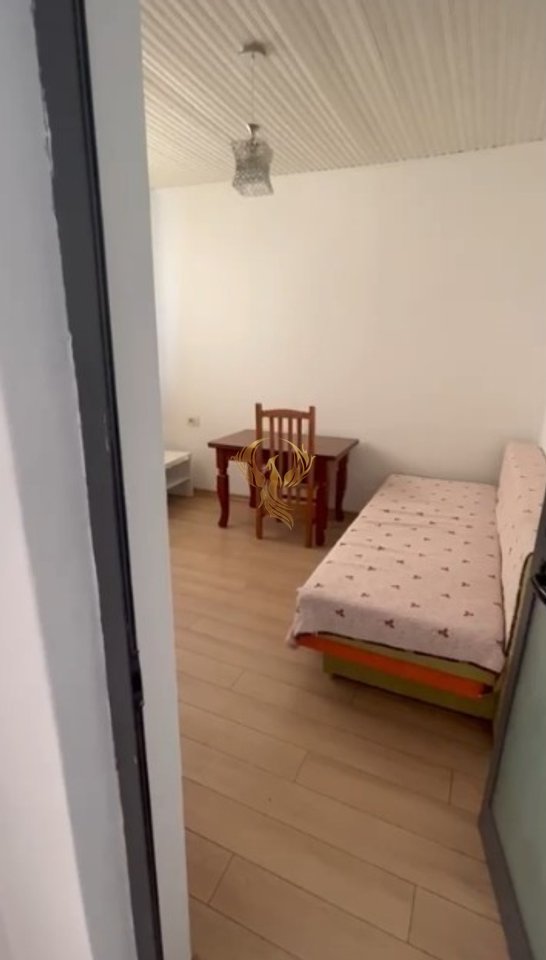 Jepet me qira Apartament 1+1 te Komuna Parisit
