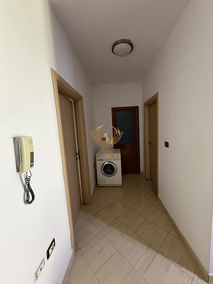 Jepet me qera apartament 2+1+post parkimi ne Vasil Shanto
