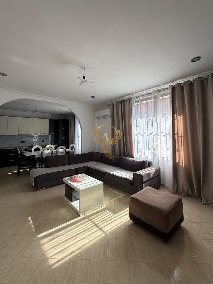 Jepet me qera apartament 2+1+post parkimi ne Vasil Shanto
