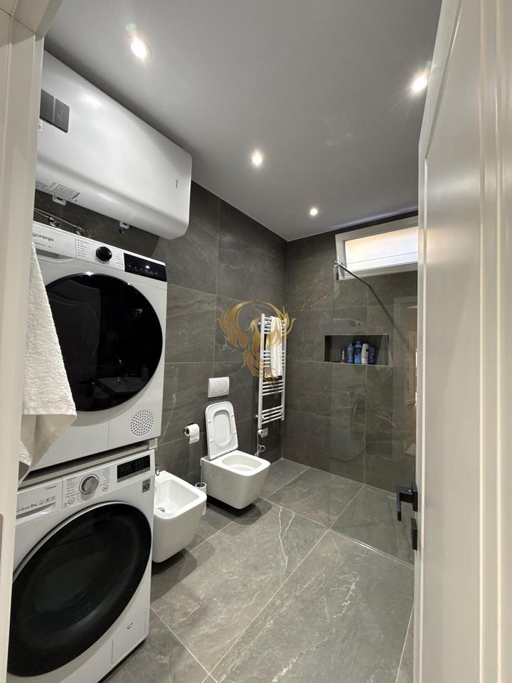Jepet me Qera Apartament 2+1+Depo+2Poste Parkimi ne Brryl