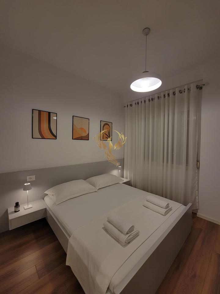 Jepet me qera hyrje 1+1 tek Rruga e Durrësit