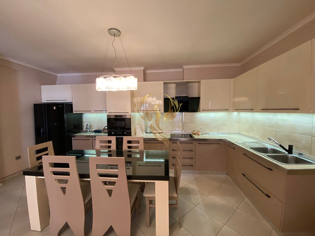 Jepet me qira Apartament 2+1+2 Astiri