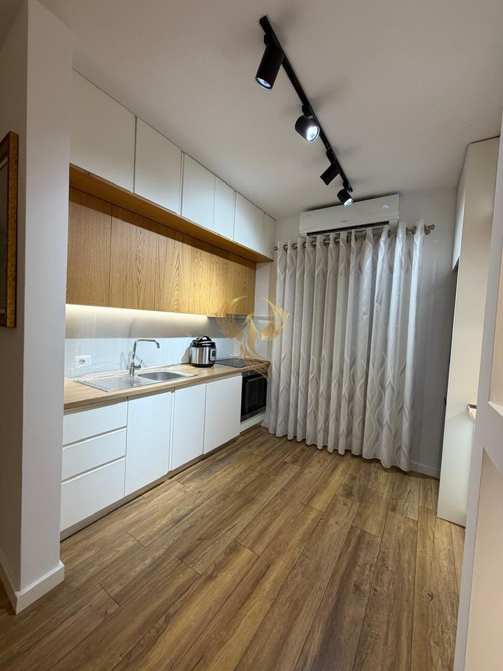 Jepet me qera apartament 2+1 ne Astir prane Rrethit