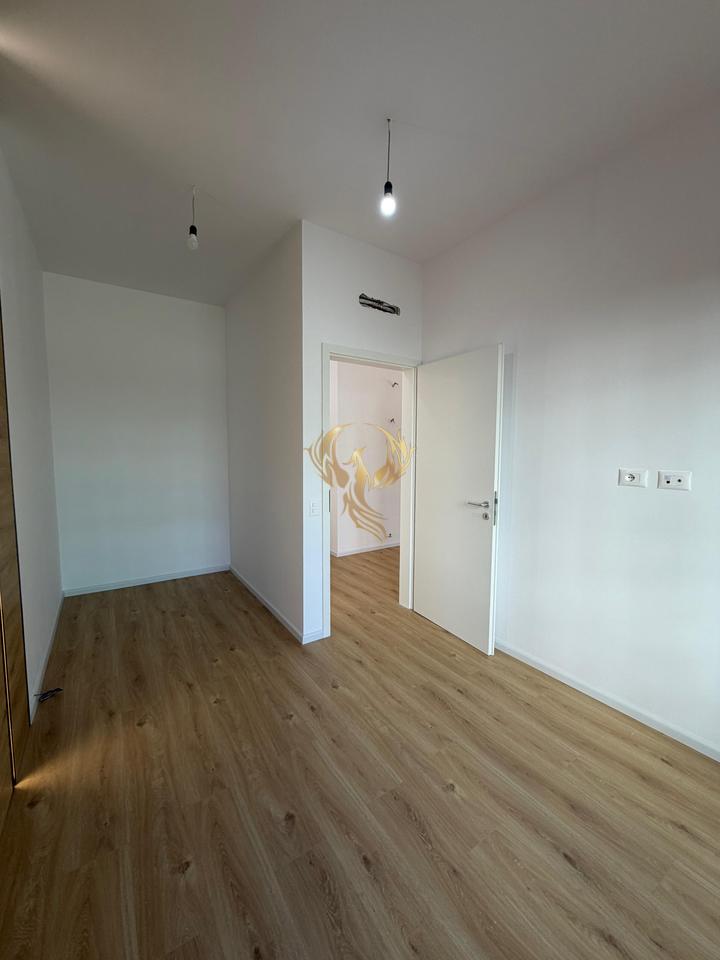 Appartamento 1+1 Vuoto per ambiente commerciale (Residenza Kadiu)