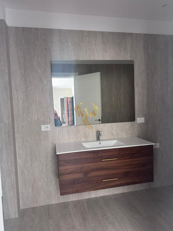 Jepet me qera apartament 2+1+2 tek Bulevardi i Ri