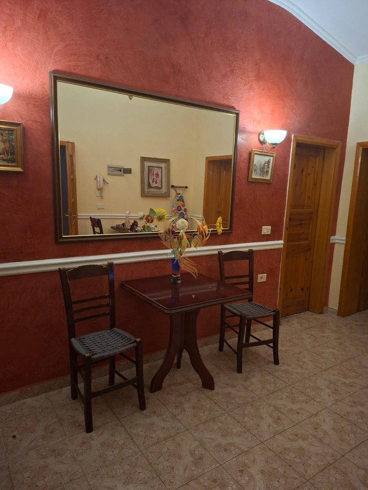 Jepet me qera apartament 2+1 ne Selite