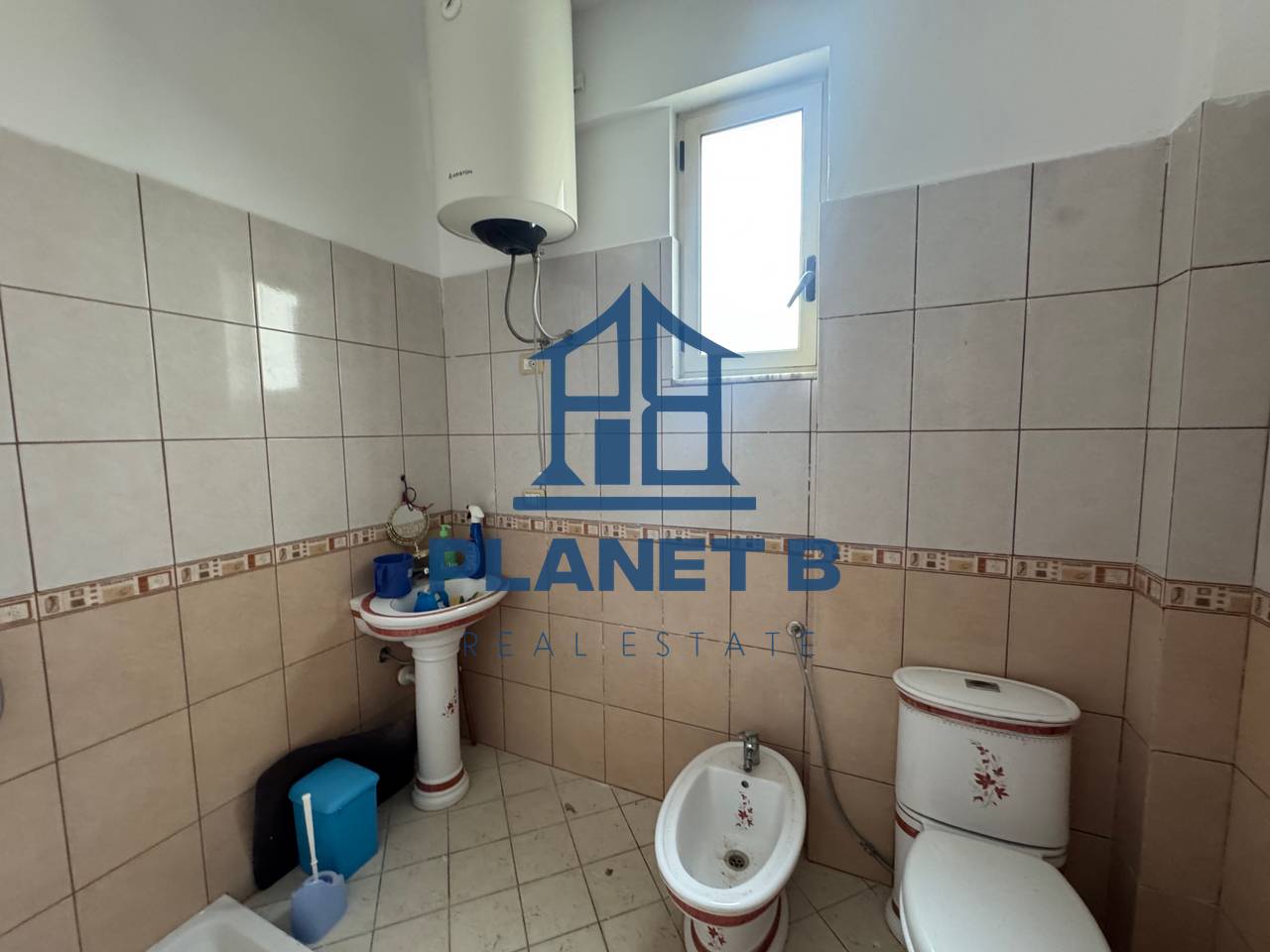 VENDESI 2 APPARTAMENTI A ORIKUM, VLORA