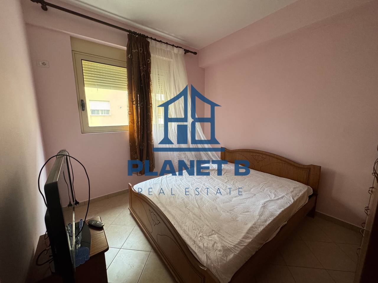 VENDESI 2 APPARTAMENTI A ORIKUM, VLORA