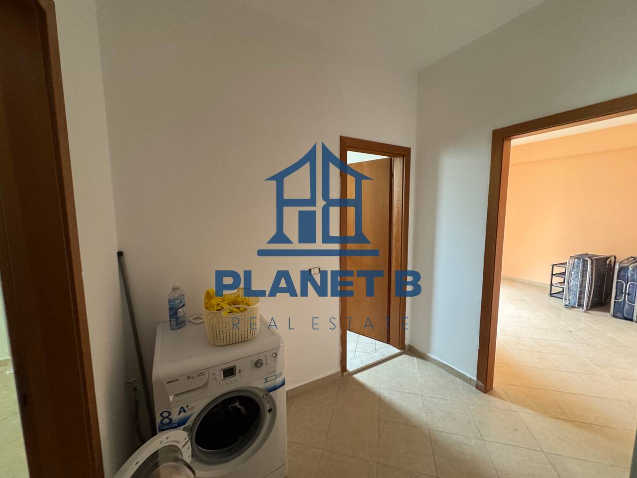 VENDESI 2 APPARTAMENTI A ORIKUM, VLORA