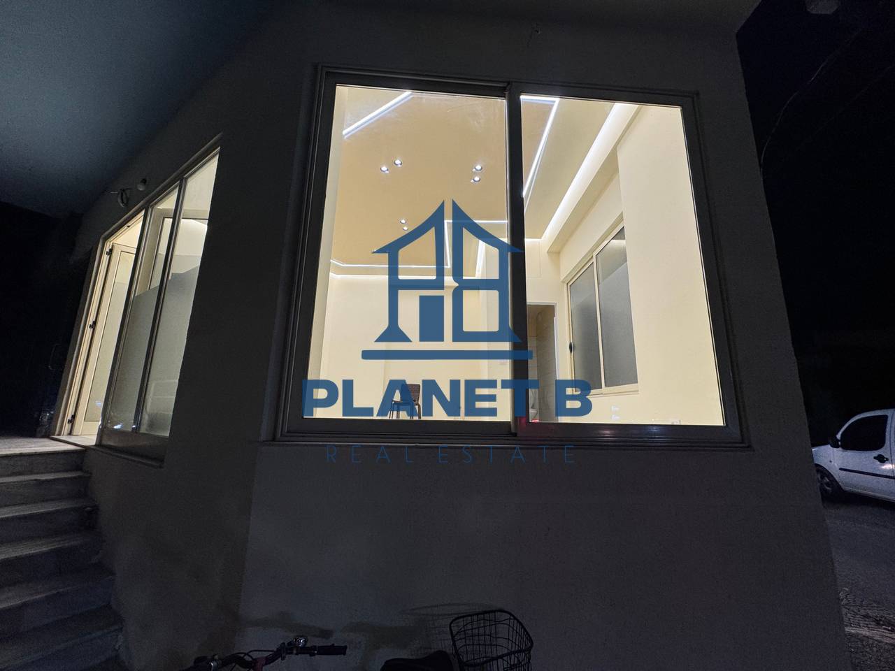 JEPET ME QERA DYQANI TEK BISHTI I KALLDRËMIT,VLORË