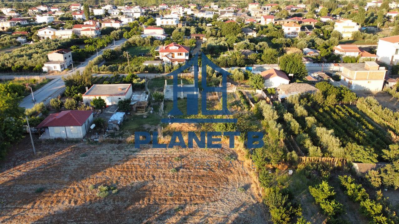 SHTEPI PRIVATE +TRUALL NË SHITJE NË NOVOSELË,VLORË