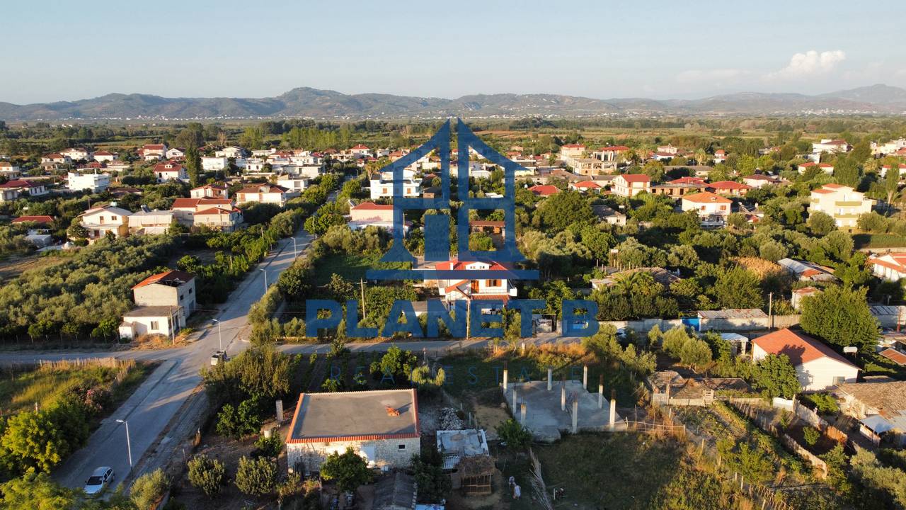 SHTEPI PRIVATE +TRUALL NË SHITJE NË NOVOSELË,VLORË