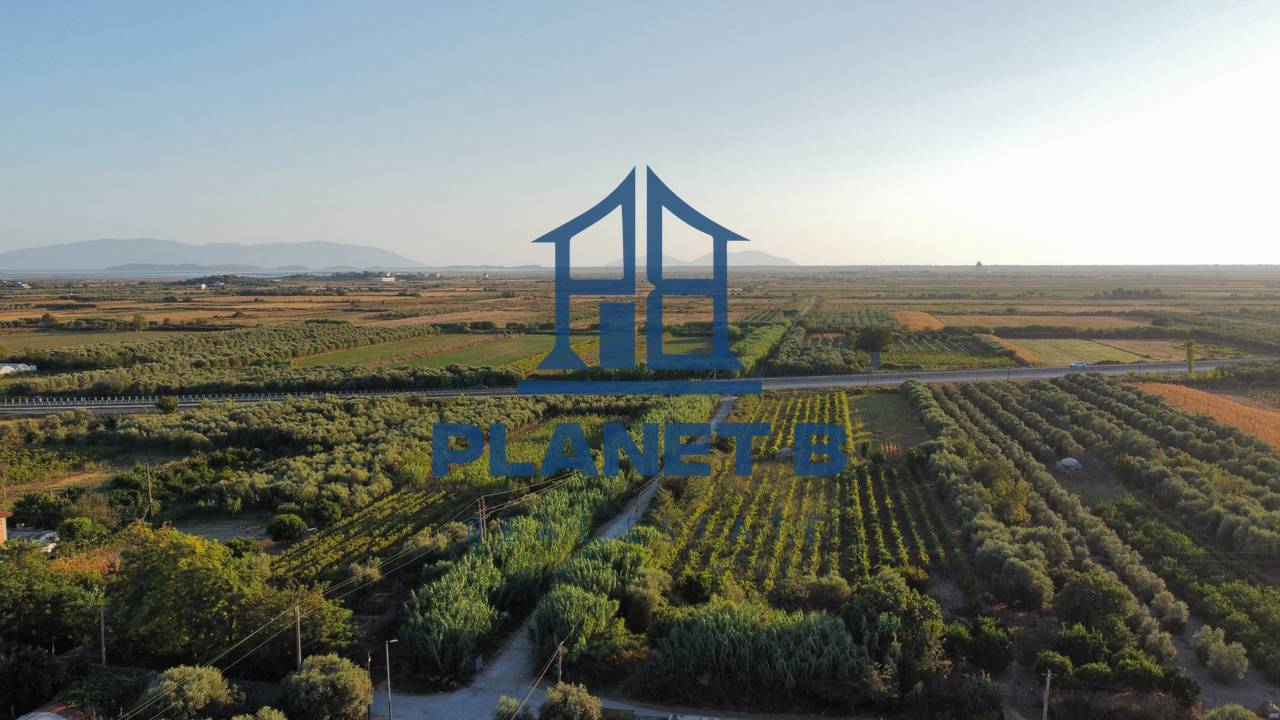 SHTEPI PRIVATE +TRUALL NË SHITJE NË NOVOSELË,VLORË