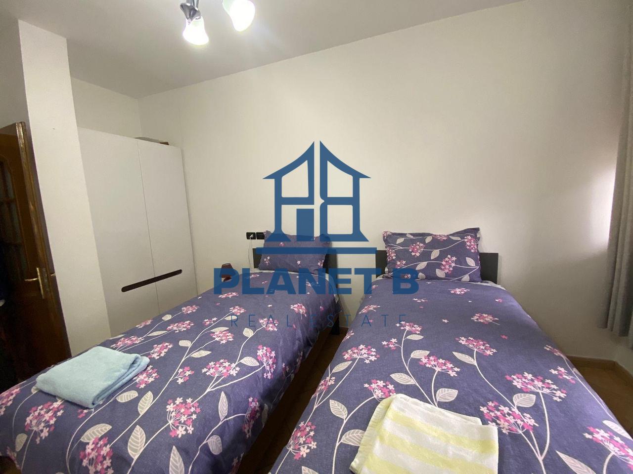 Vendesi appartamento 3+1+2 ad Arjoli, Viale Principale – Vlora, Skelë!