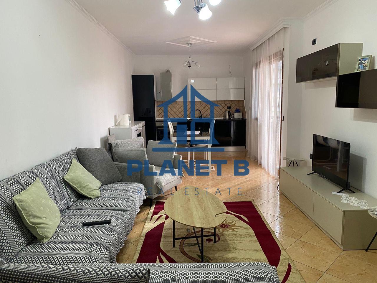 Vendesi appartamento 3+1+2 ad Arjoli, Viale Principale – Vlora, Skelë!