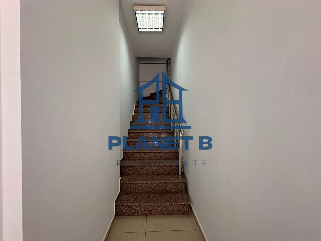 Ambjent Komercial për Qira – Transballkanike, pranë Shkollës së Naftës, Vlorë