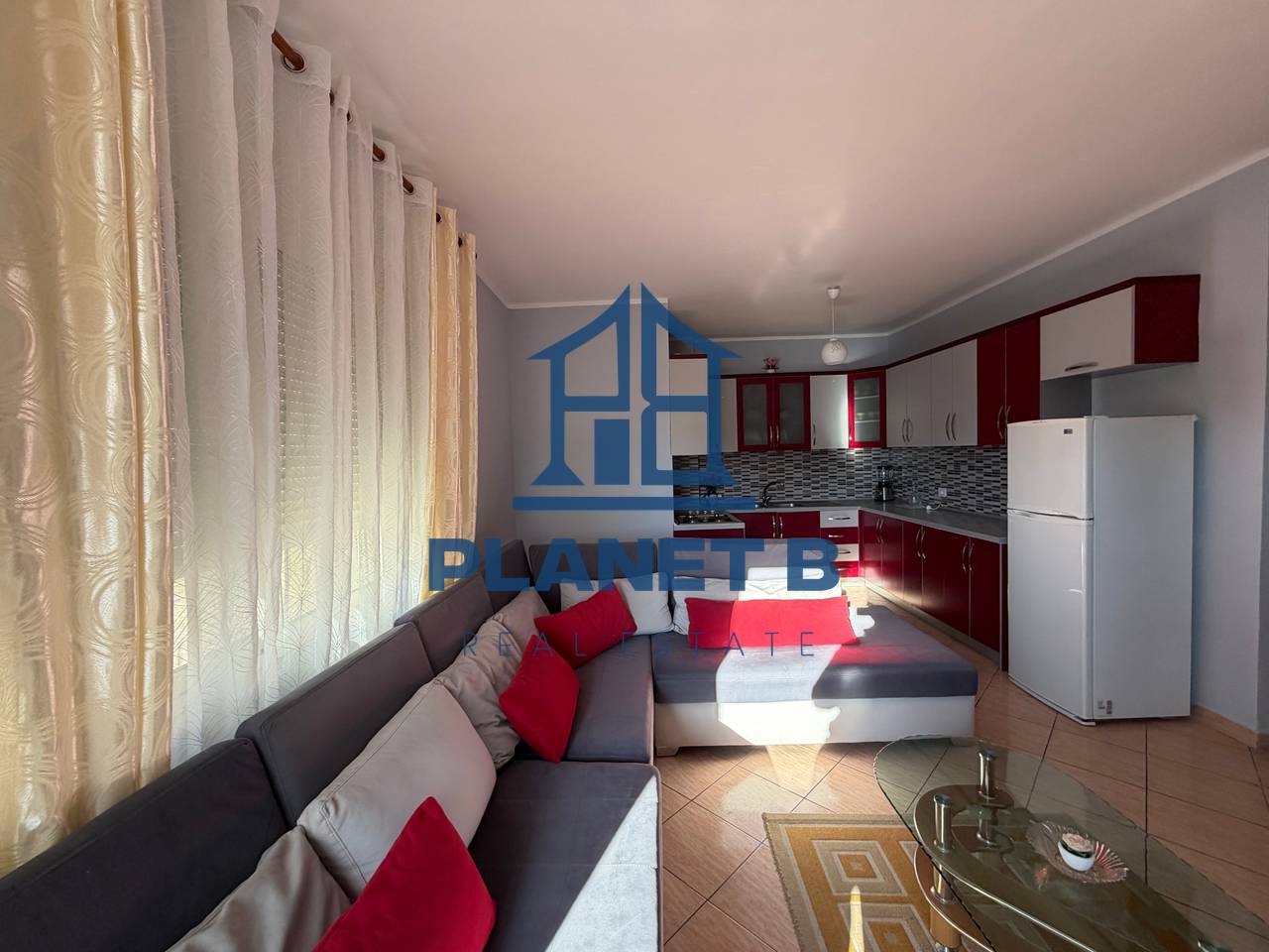 JEPET ME QERA APARTAMENT 2+1 TEK RRUGA E ÇIPAJVE,VLORE