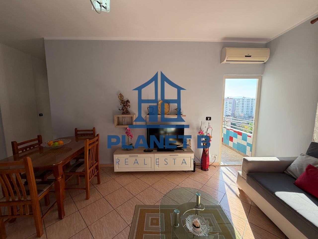 JEPET ME QERA APARTAMENT 2+1 TEK RRUGA E ÇIPAJVE,VLORE