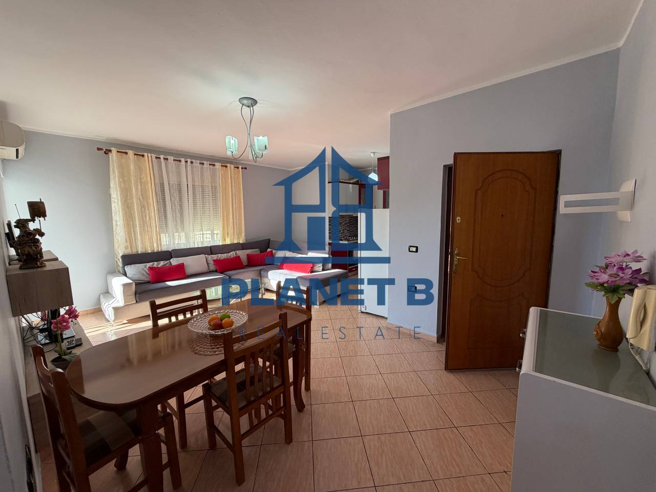 JEPET ME QERA APARTAMENT 2+1 TEK RRUGA E ÇIPAJVE,VLORE