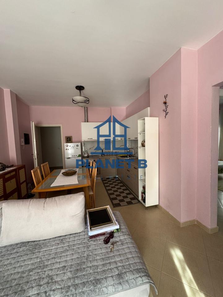 2+1 apartment for rent in Çentrale, Vlorë