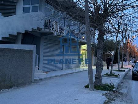 Objekt Komercial në Shitje – Pozicion Strategjik në Rrugë Kryesore