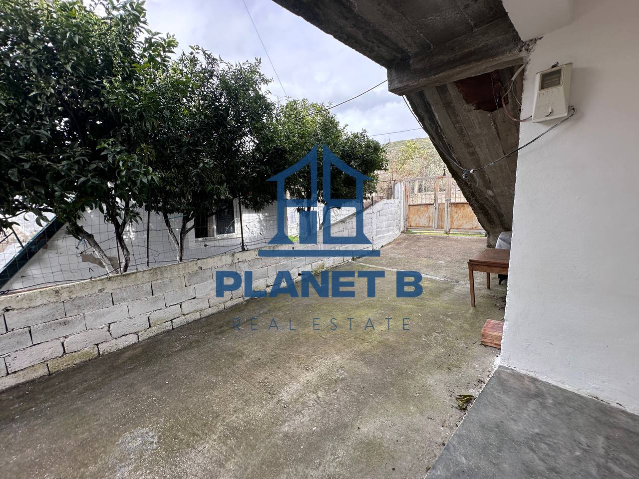 OCCASIONE Edificio residenziale di 2 piani IN VENDITA
