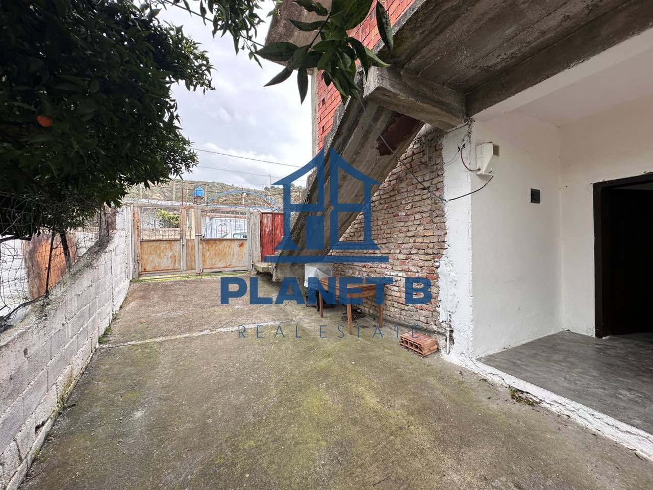 OCCASIONE Edificio residenziale di 2 piani IN VENDITA
