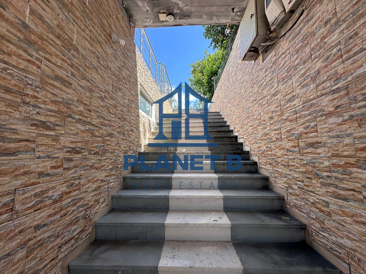 Villa su 3 piani con vista fantastica sul mare – Uji i Ftohtë, Vlora